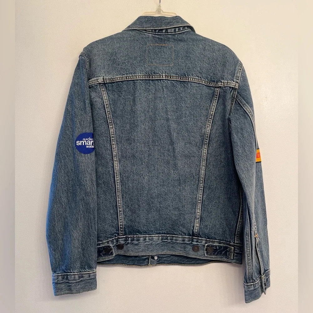 Levi's Limited Macys Exclusive All Over Embellished Trucker Jacket size S . RARE